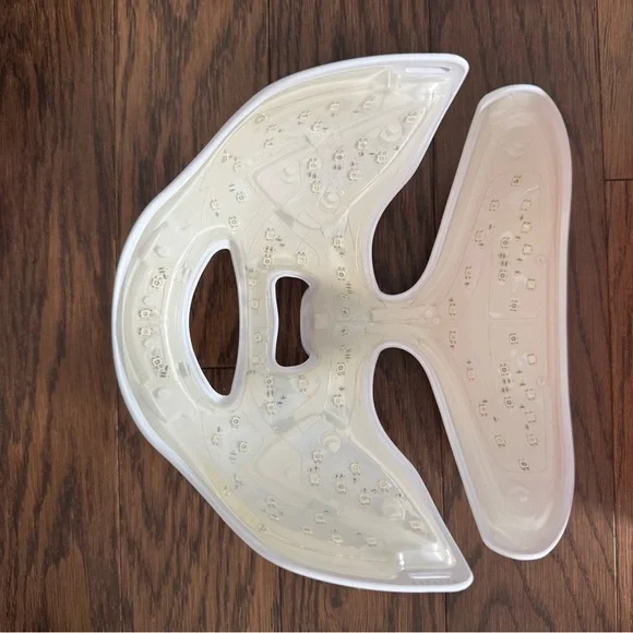 Dennis Gross SpectraLite LED Mask - Picture 2 of 7